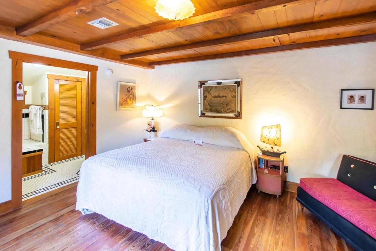 Hibiscus Coffee & Guesthouse Грейтон-Бич Экстерьер фото