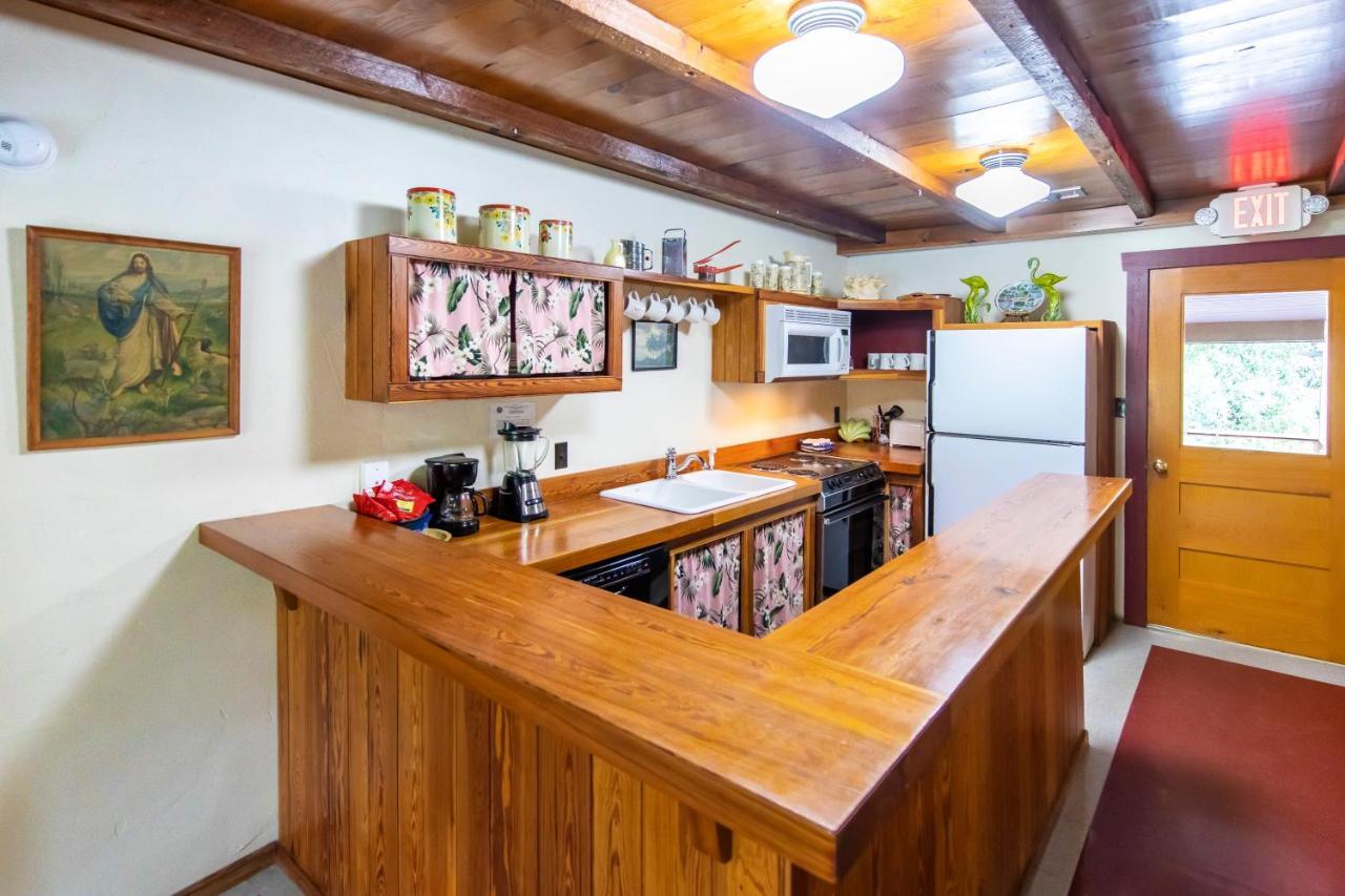 Hibiscus Coffee & Guesthouse Грейтон-Бич Экстерьер фото